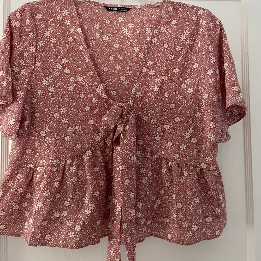Daisy floral tie front peplum blouse